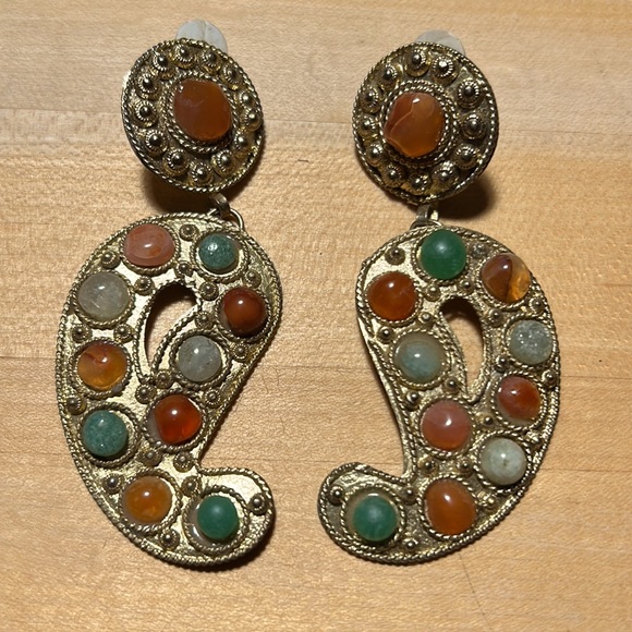 Costume earrings with lots of Cabochans - Picture 1 of 3